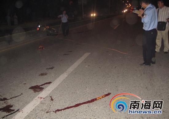 三亚凤凰路交通事故致严重堵车 造成2人重伤