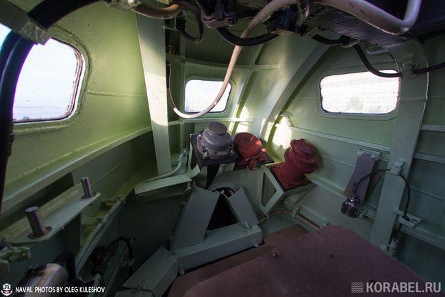 让美国胆寒的核潜艇内部是啥样?一天吃4顿,看球,蒸桑拿两不误