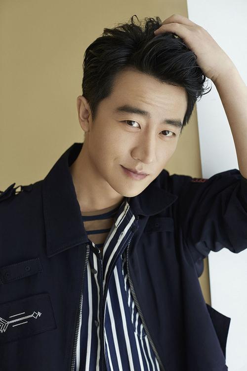 电脑壁纸 手机壁纸 明星图片 图片大全 头像图片 发型图片 黄轩相关