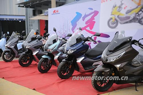 西安试驾会:大个子骑大阳adv350如何?