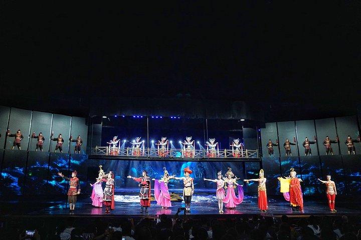 并不只有我们所看到的那般震撼背后还有很多的辛苦付出千古情的总导演