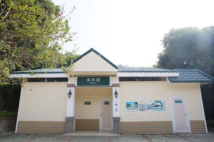 手机查询 创意造型 凤岗镇"旅游厕所"成"打卡"风景线