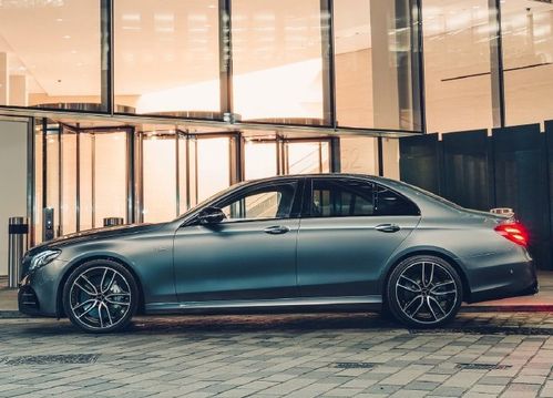 梅赛德斯-amg e53 4matic