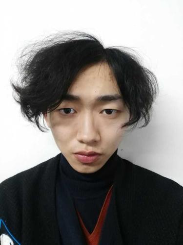 男生留长发怎么打理过渡期的发型?