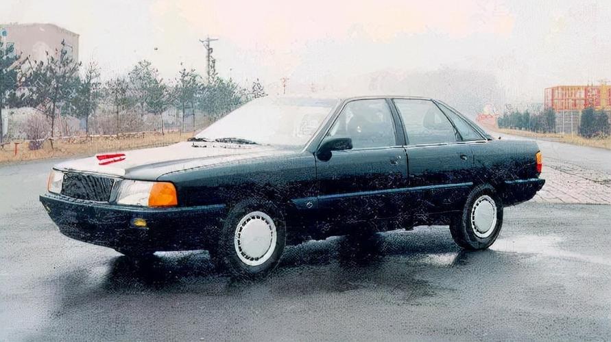 并且总装车间设在老红旗厂房,红旗轿车于1996年重新复产,它在奥迪100
