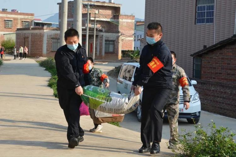 在他们眼中,这样的人是"法院里最美的劳动者"