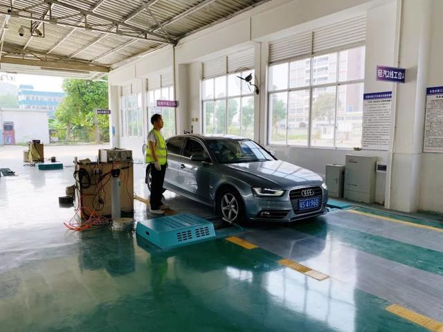 汽车年审时,审车需要哪些手续