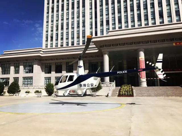 张掖警航空中巡逻 营造平安"中秋"