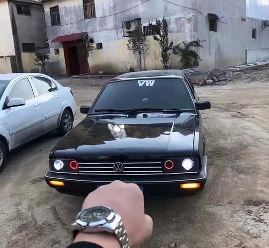 小伙花8千买二手普桑,改兰博基尼尾灯,电动座椅加热改装最实用