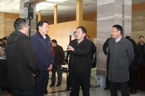 唐坚,张彤等在乐山大佛游客中心调研乐山市委副书记,市长张彤参加