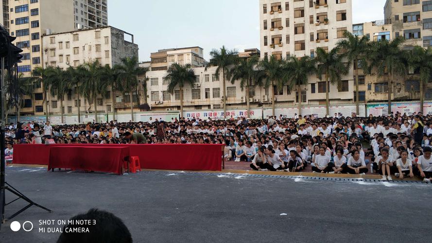 (中国好声音)2019年全国校园赛区陆川一中半决赛活动由陆川县创新广告