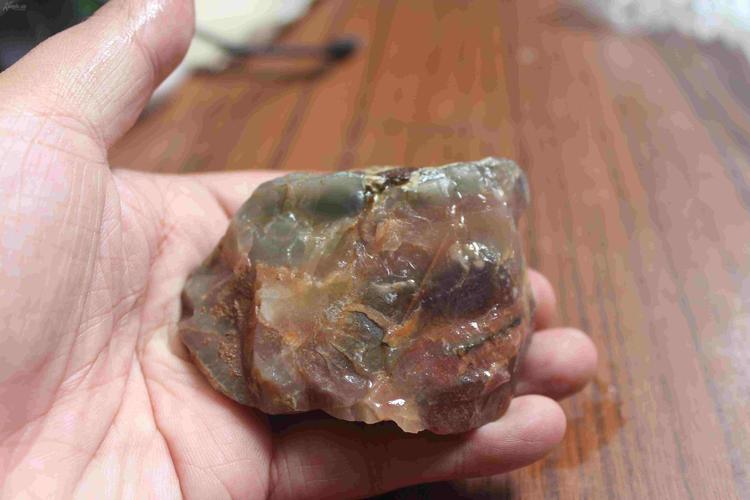 保真陕西矿玛瑙石一大块,可以打磨手串或者做几个挂件