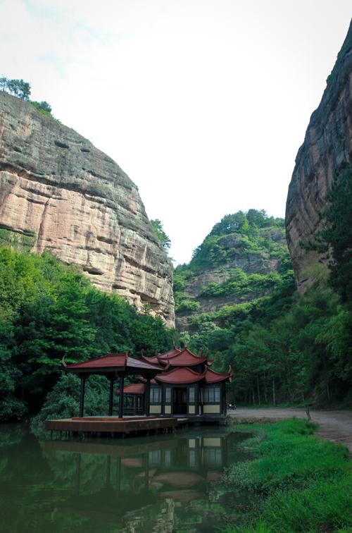 永康方岩石鼓寮影视城