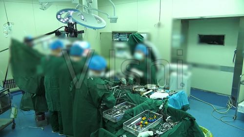 手术室大型手术主刀医生手术麻醉师手术台_视频素材包下载(编号