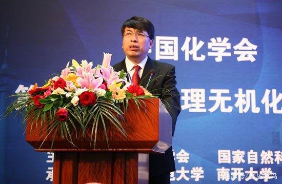 相关资料介绍,尤建功是江苏六合人,出生于1963年3月,本科和硕博研究生