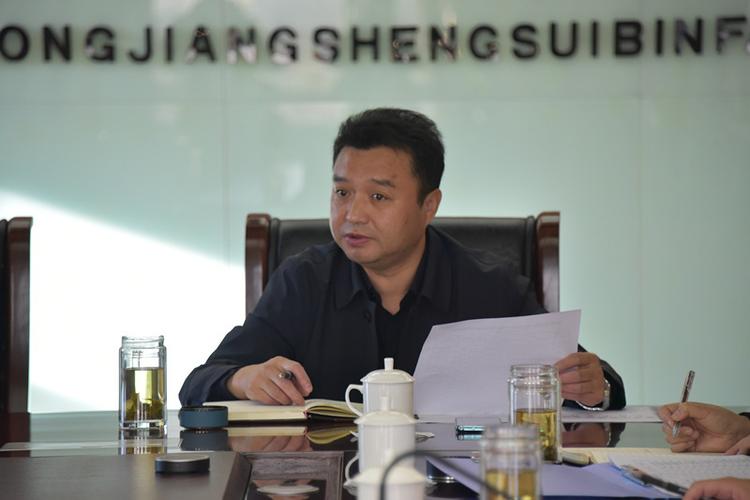 绥滨农场有限公司总经理丁健,农场副场长房玉军,戴凤霞,冯鑫参加会议.