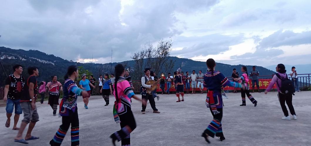 红河县龙玛村的农民丰收节