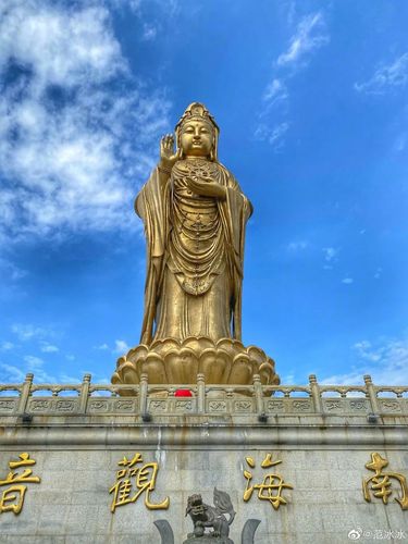 范冰冰普陀山拜佛排场大,跪地祷告十分虔诚,网友:佛佑