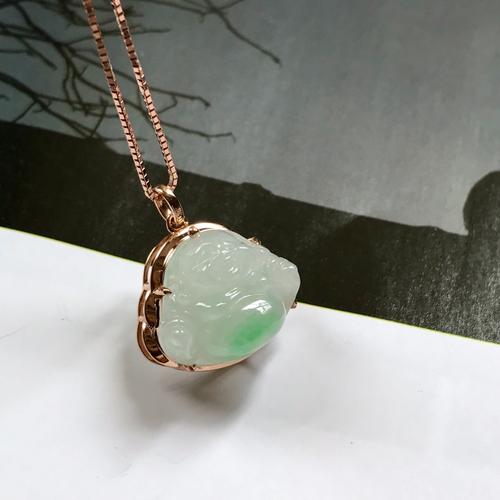 请愿天然翡翠白底飘绿佛公18k金镶嵌镶嵌颈饰