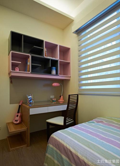 儿童书桌书柜效果图