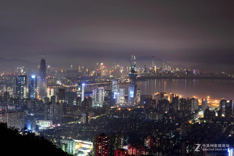 南山顶拍深圳湾夜景