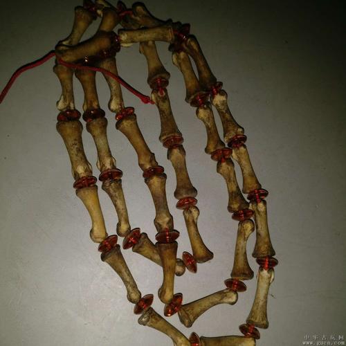 老的鹰骨手串,年份足,佩带大气