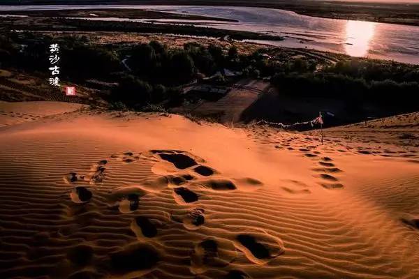 夕阳下的黄沙古渡