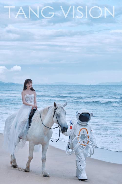 李艺彤和宇航员私奔##tangvision全球旅拍