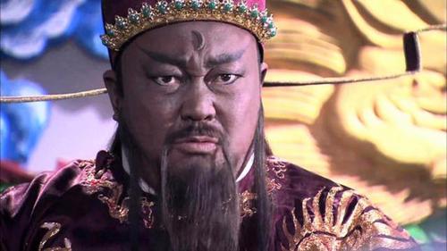 为什么包青天的额头上,长了一个月牙?看完解开多年疑惑