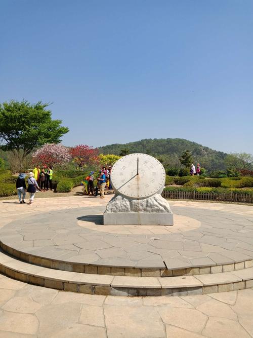 其它 海之韵公园  海之韵公园,原来叫做东海公园,位于大连海滨风景区