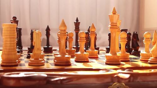 下棋棋子博弈棋盘对垒决战国际_1920x1080_高清视频素材下载(编号