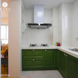 美式绿色橱柜效果图
