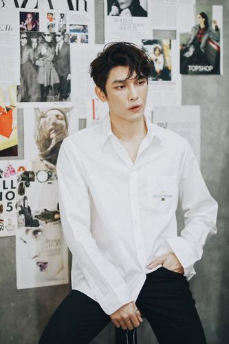 恭喜缪苏帕成为印尼cosmo九十月刊正刊封面人物,第一个五大刊.