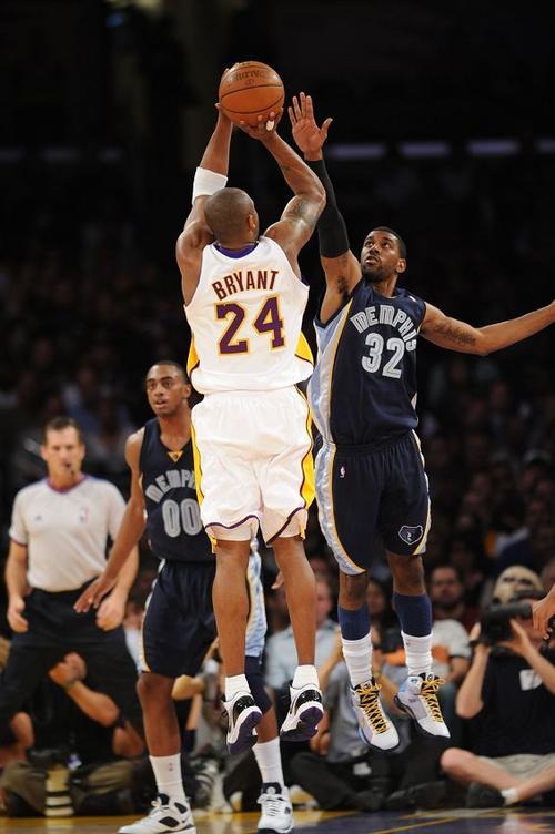 3.4 湖人99-89灰熊