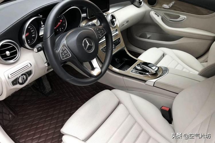 奔驰2手最便宜的车多少钱一个 奔驰c200价格及图片