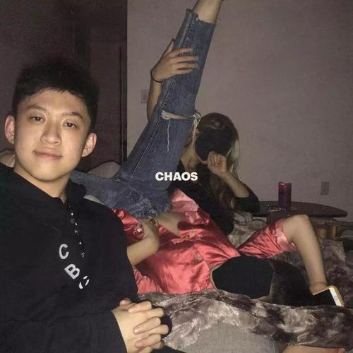 王嘉尔:我要做higher brothers和rich brian的同门