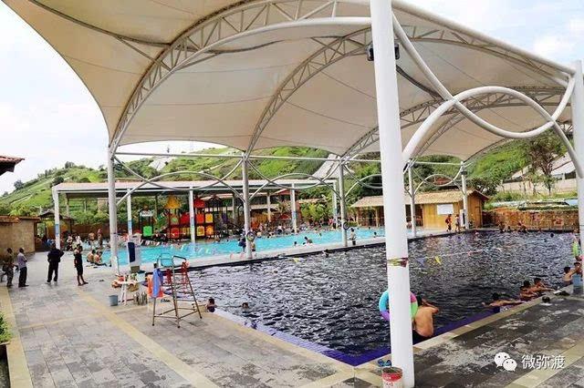 今天,要向各位小伙伴推介的是白总旗润泽温泉度假村,度假村占地四十亩