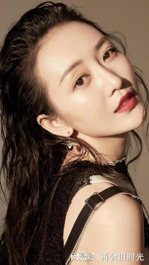 实力女星王鸥干练御姐美照集强势美艳诱人