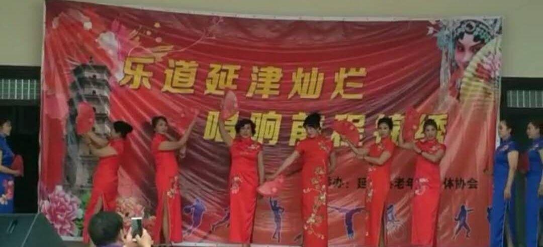 折扇各种造型,让人陶醉,联想无限.