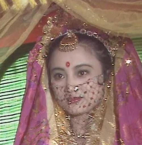 还记得《西游记》中玉兔精吗?离婚两次,今56岁和混血儿相依为命