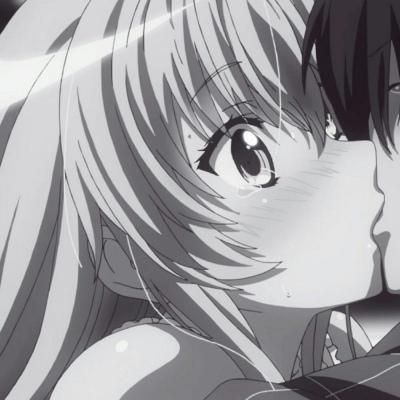 黑白唯美动漫情头 你在我思绪里神出鬼入