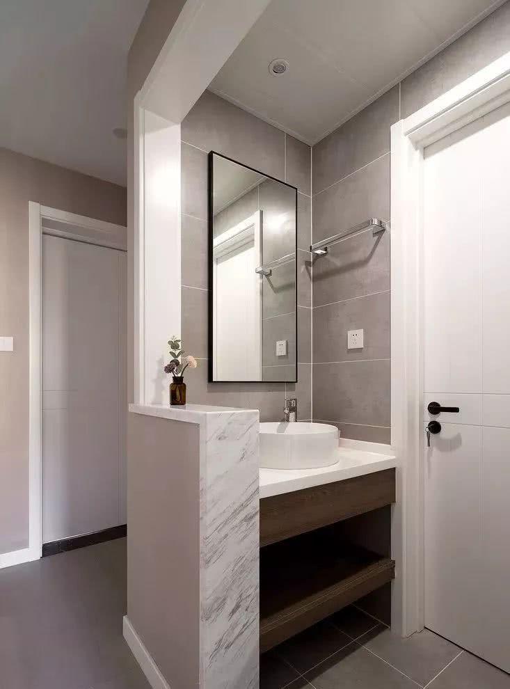 把洗手台设计在门外,干湿分离适合小户型