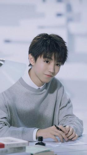 2018王俊凯最新图片 暖心少年王俊凯