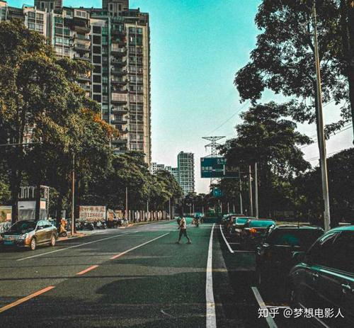 哈哈哈哈!今天刚拍的街道,顺便调了个青橙色调,好好看!