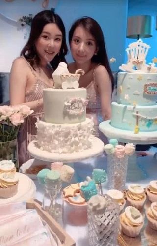 怀孕四个月的她哪里有水肿,身材还保持得很好.