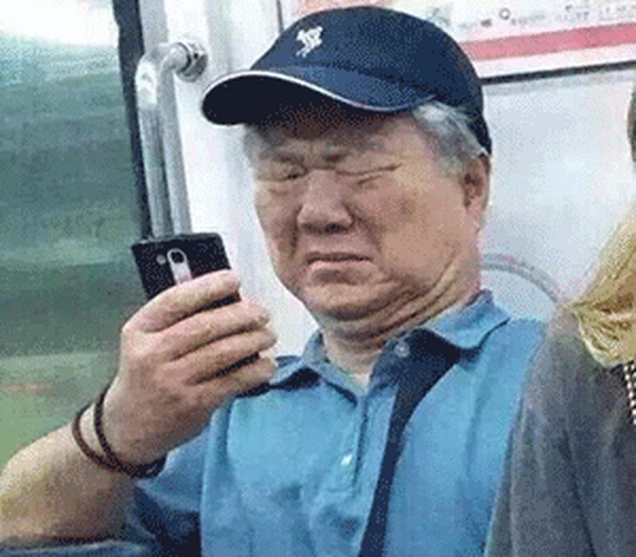 沈腾眉头一皱,跟地铁老爷爷撞表情包了!