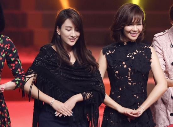 刘涛录节目帮马苏整理衣服拉拉扯扯谈笑风生