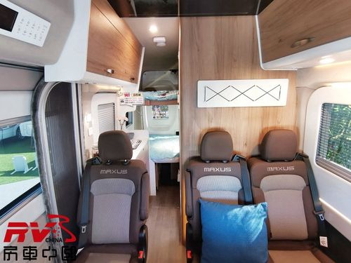 上汽大通原厂rv90b型房车5座布局