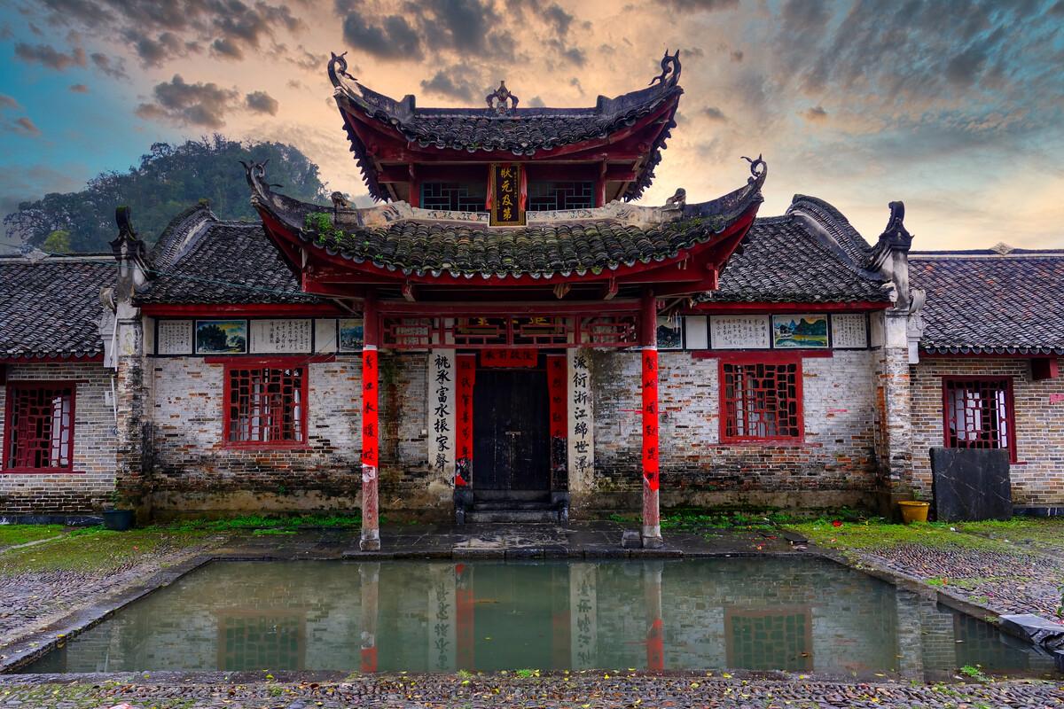 秀水状元村