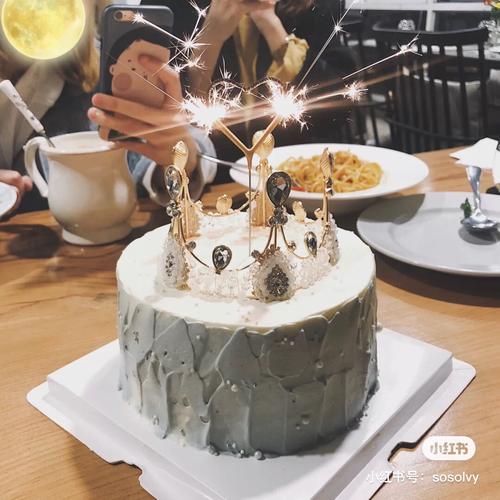 一年365天 只有一个生日 生日蛋糕不仅仅是爱的礼物.更是甜蜜的祝福!
